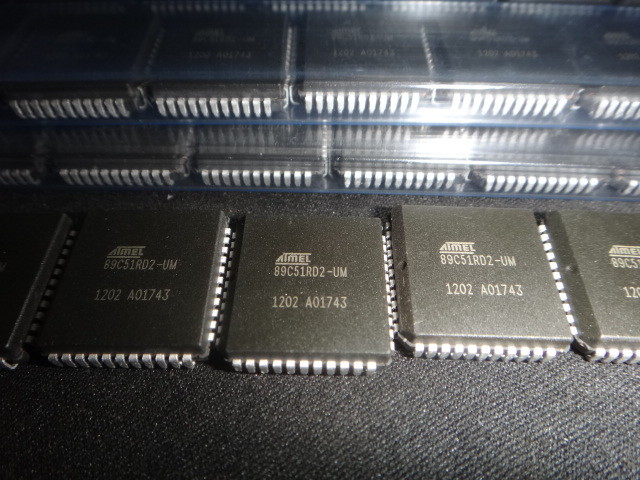Integrated Circuit Chip IC Microcontroller Brand New Original Unused AT89C51RD2-UM  PLCC44